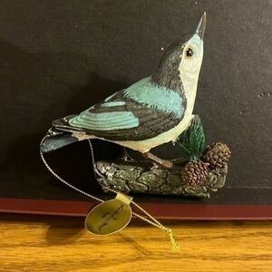 The Danbury mint Christmas ornament - nut hatch Bird